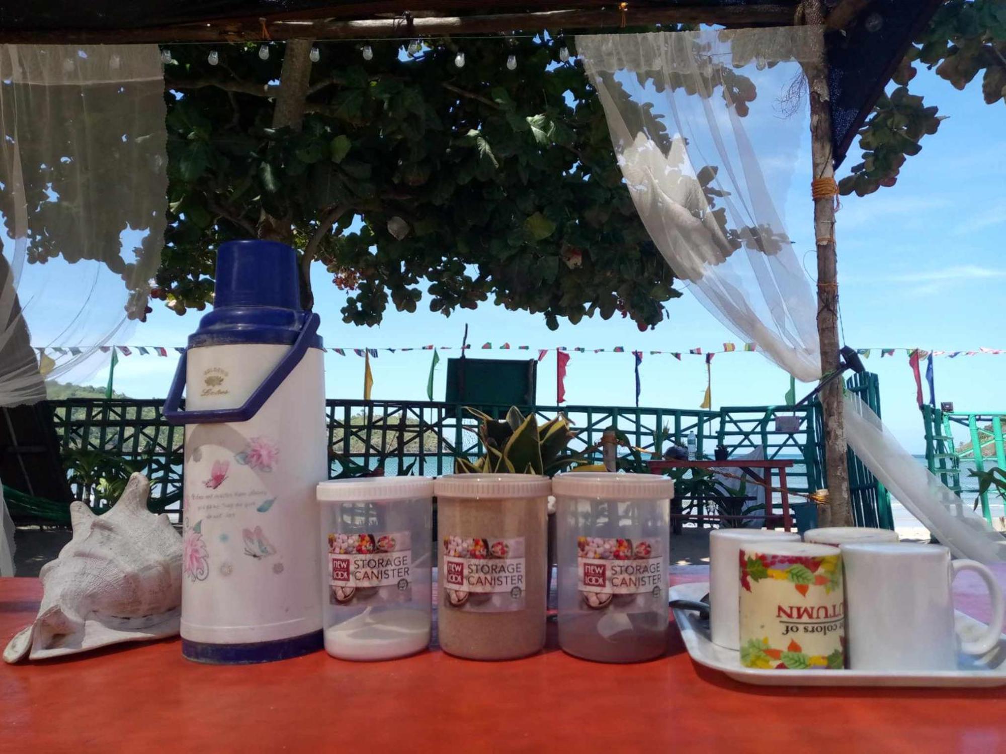 Shalom Camp Hotel El Nido Bagian luar foto