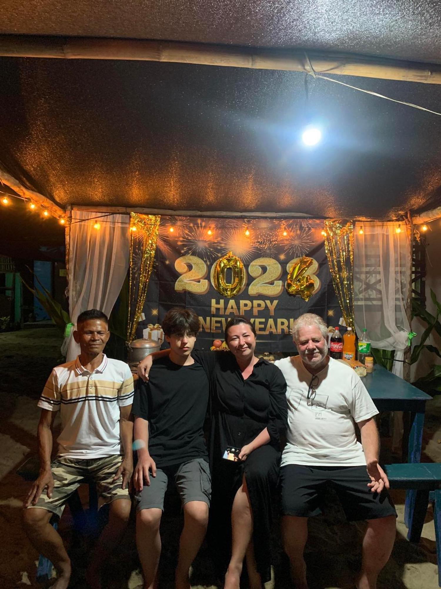 Shalom Camp Hotel El Nido Bagian luar foto